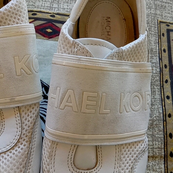 WHITE MICHAEL KORS TENNIS SHOES - Picture 4 of 6